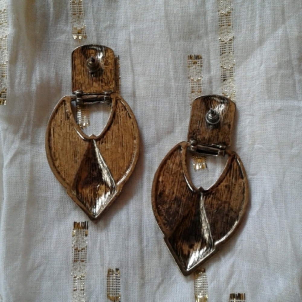 Earrings - Picture 2 of 3